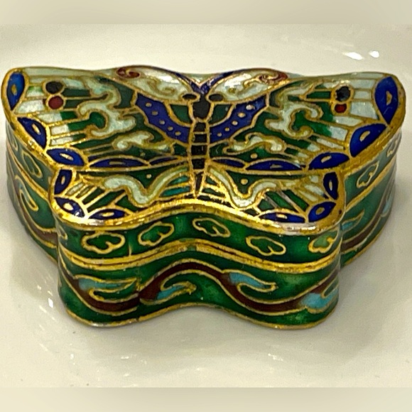 Vintage Cloisonné Butterfly Enamel Trinket / Pill Box - Picture 5 of 5